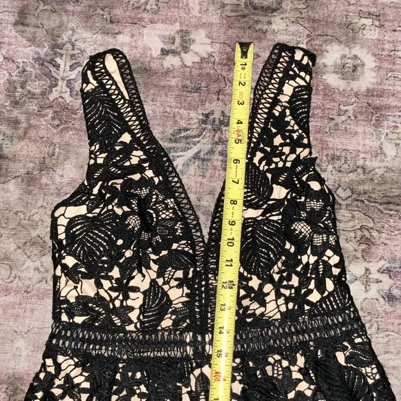 Romeo Juliet Couture Black Double V Lace Midi Dress [ SZ med ] - Picture 14 of 16